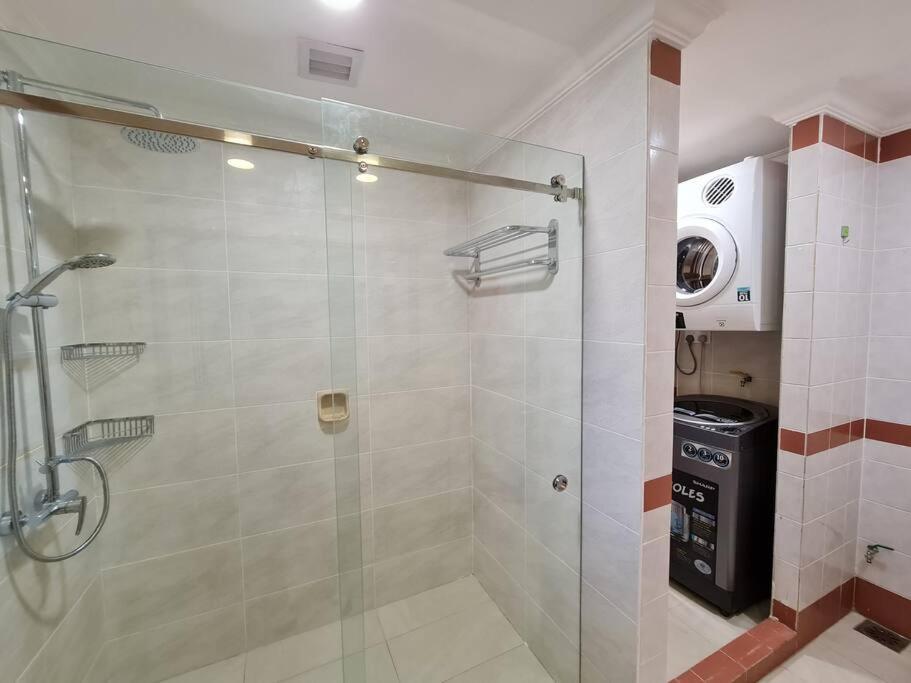Lovely Waterfront Riverbank Suite With Pool Kuching Exterior photo